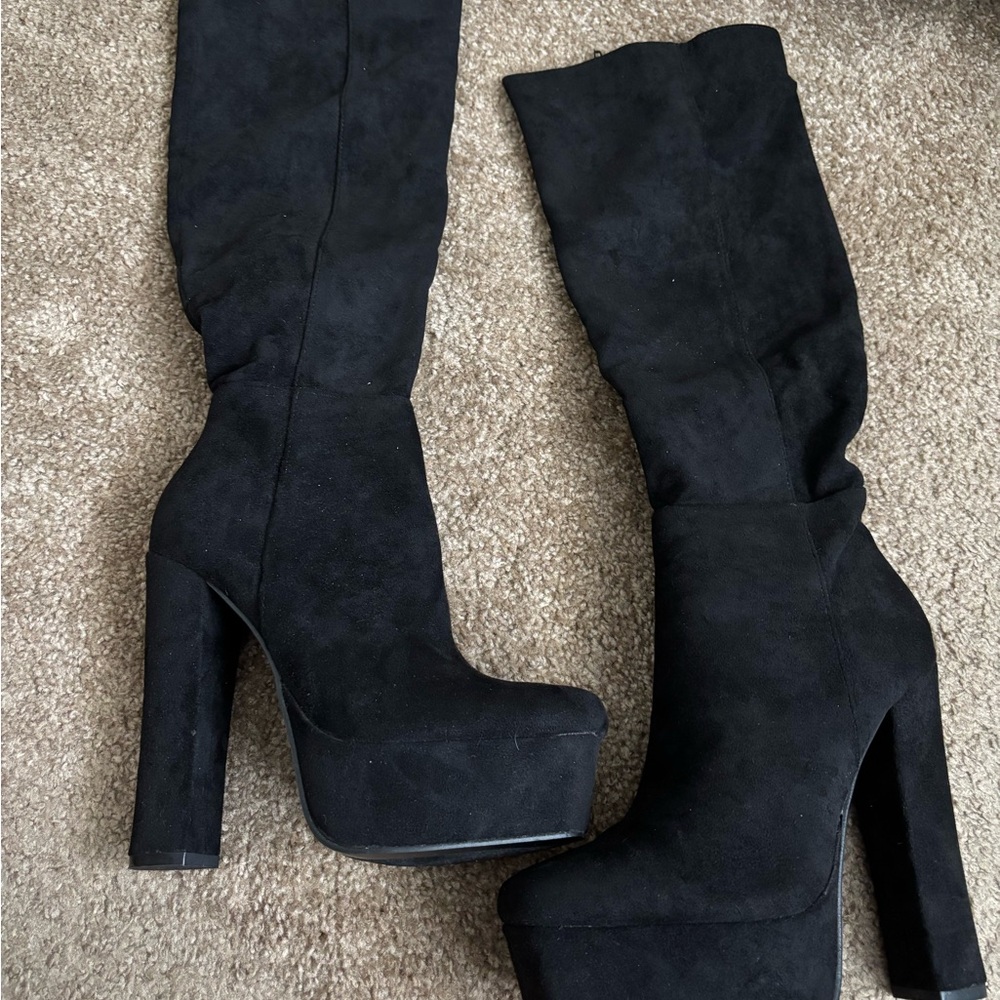 Elegant Black Women's Platform Boots
